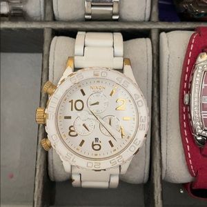 Nixon 42-20 Chrono White and Gold Watch